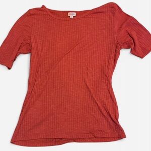 Classy & Comfy LuLaRoe Textured Red Short Sleeve Tee